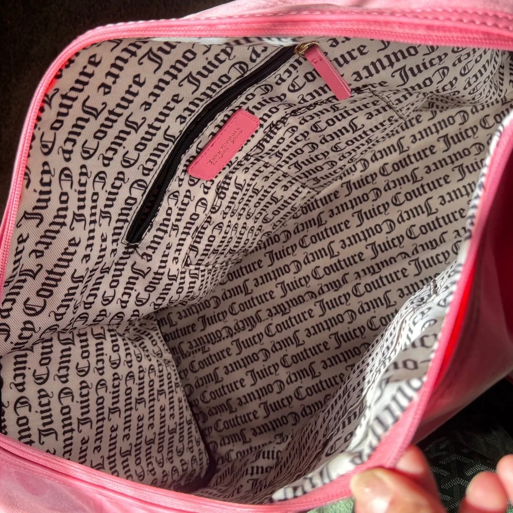 Juicy Couture Travel/Duffle - Picture 4 of 6